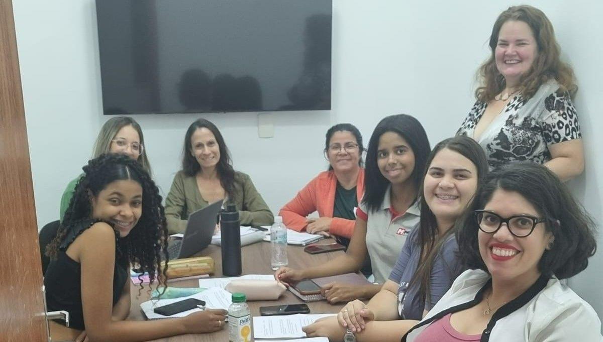Discentes realizam atividade avaliativa para o primeiro semestre