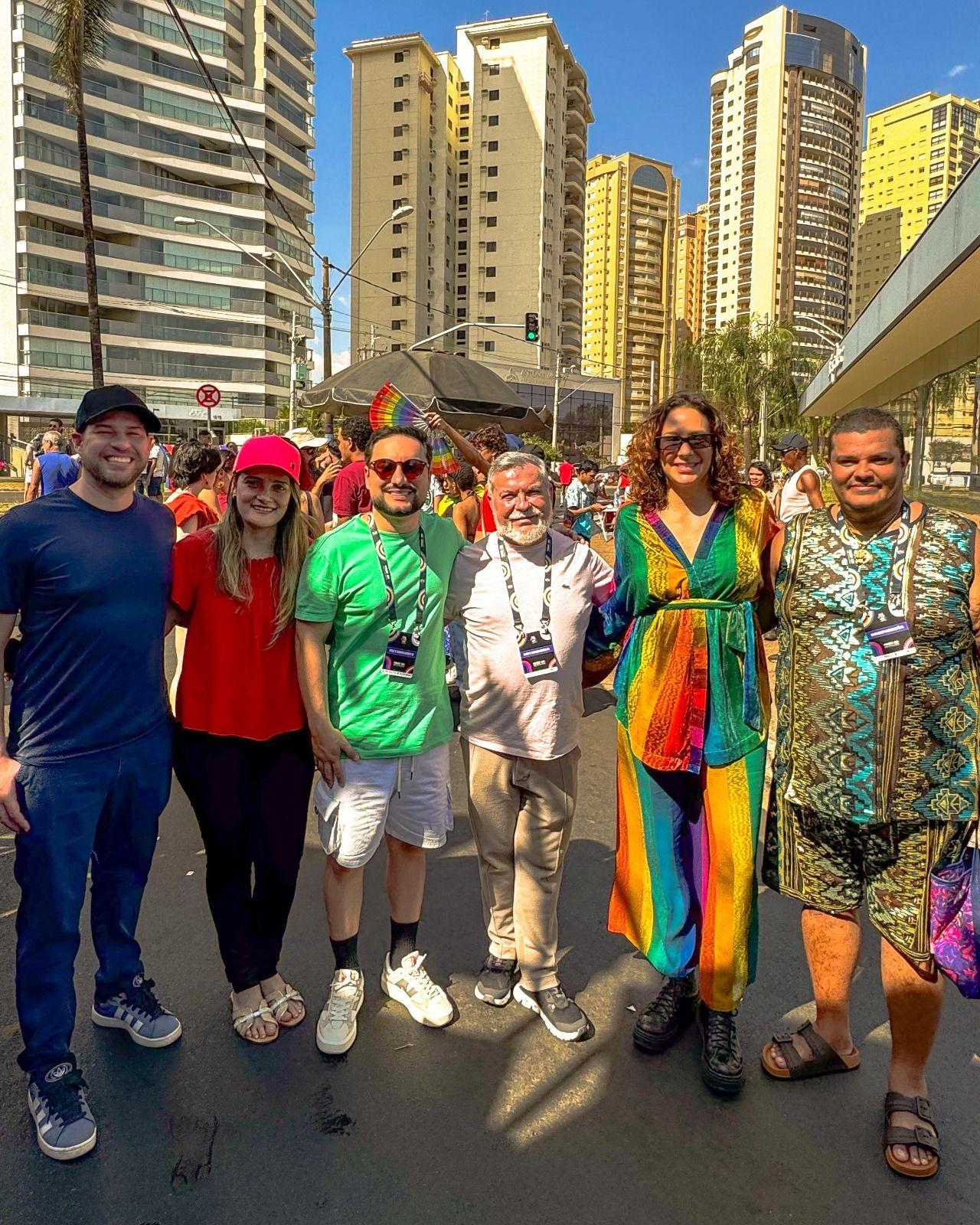 Faculdade Metropolitana celebra diversidade na Parada LGBTQIAP+ de Ribeirão Preto