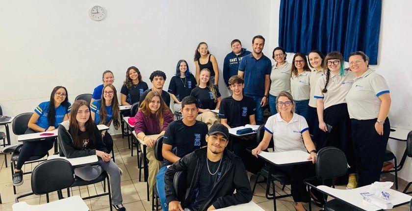 Fameesp participa de diálogo com estudantes da escola metropolitana