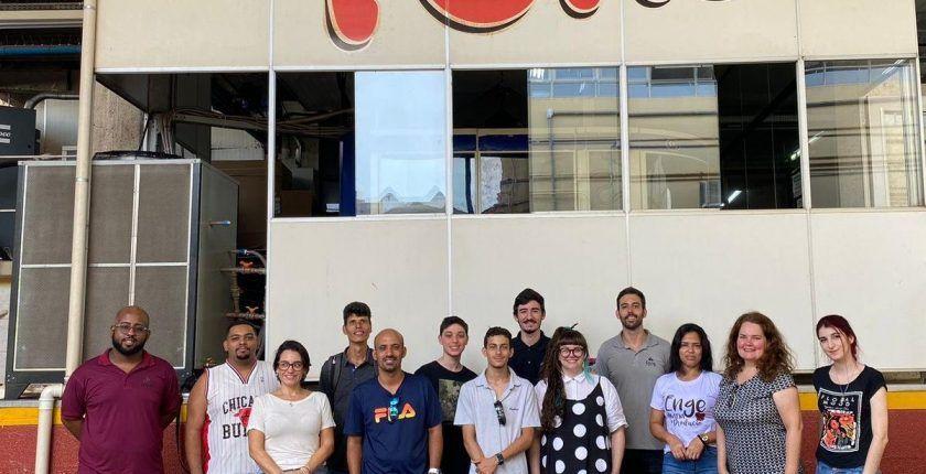 Professores e alunos da fameesp visitam a empresa FORS