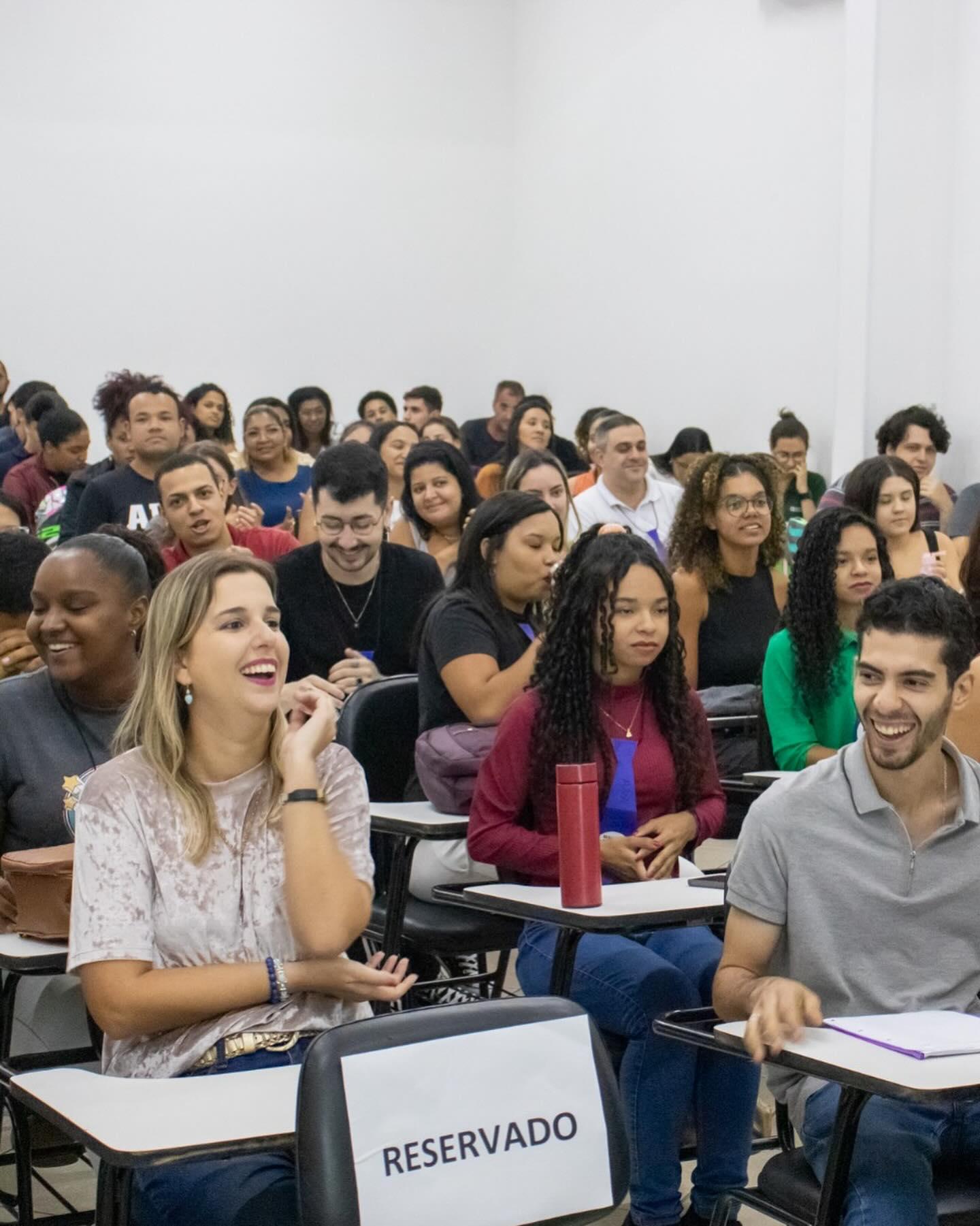Alunos de Administração participam de palestra sobre comunicação e oratória
