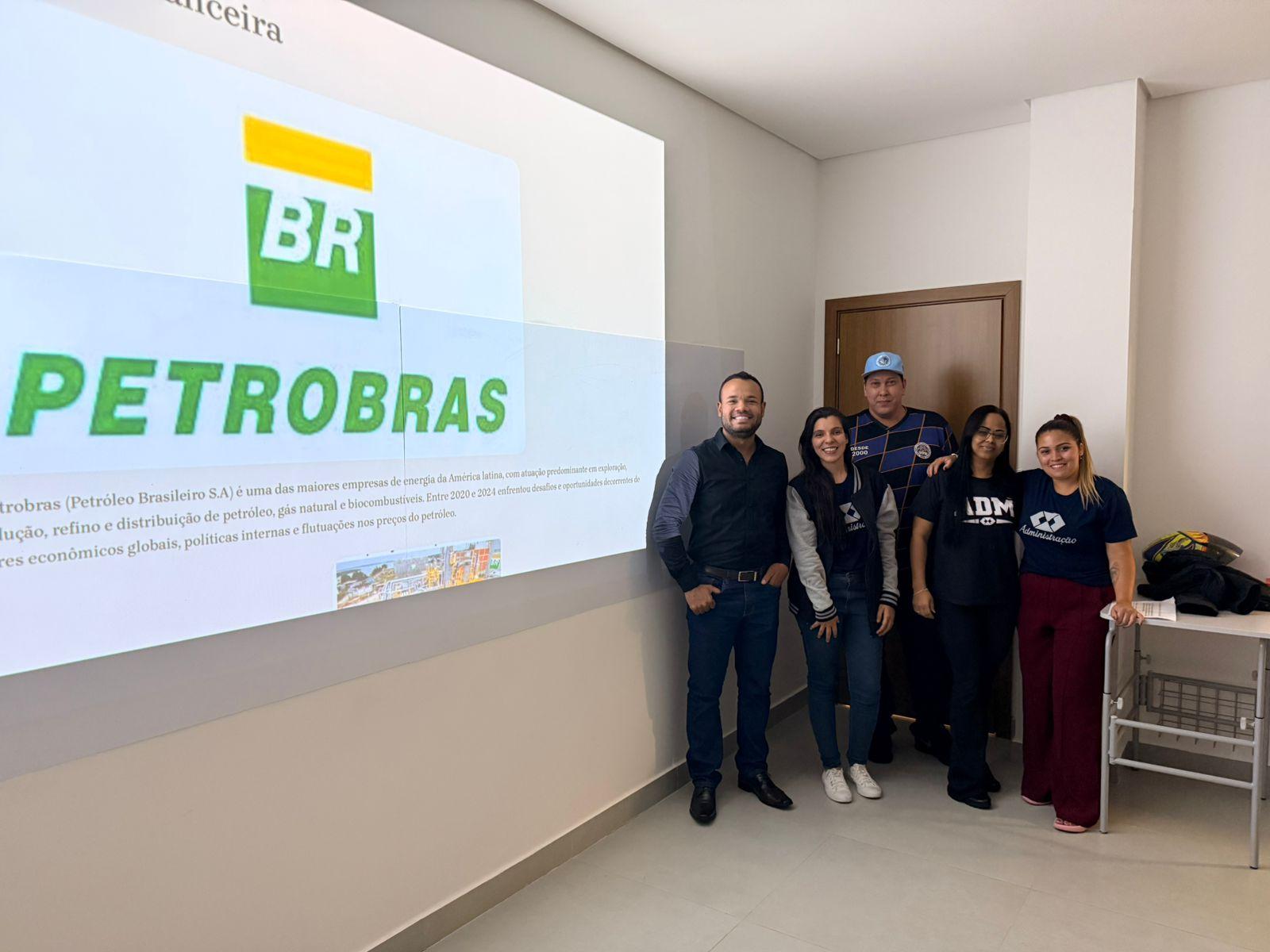 Alunos de Administração realizam análise financeira de grandes empresas