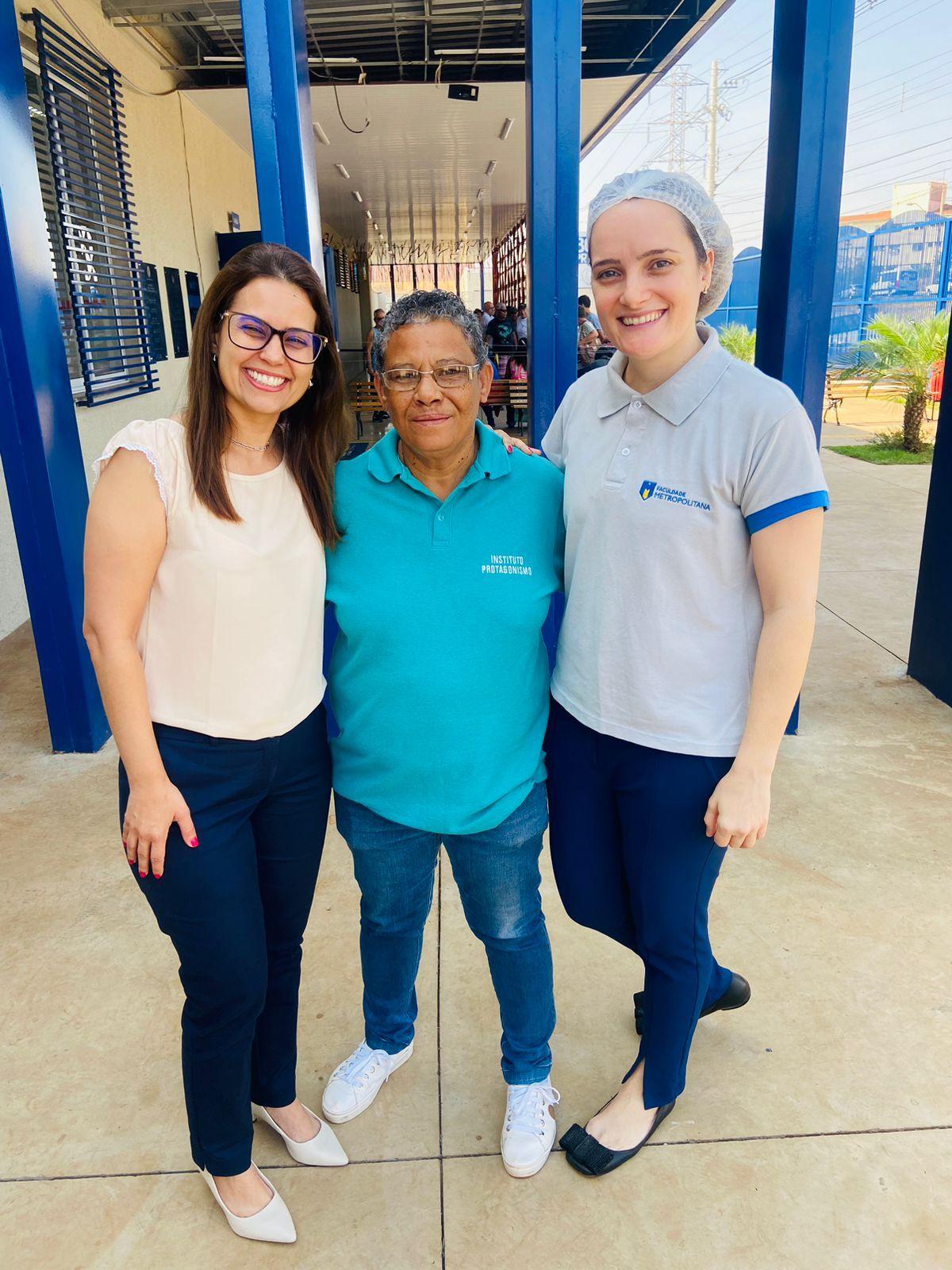 Alunos da Faculdade Metropolitana visitam Bom Prato de RP